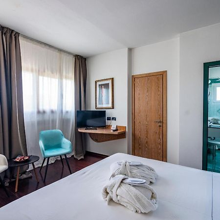 Hotel Logonovo Лидо дели Естенси Екстериор снимка