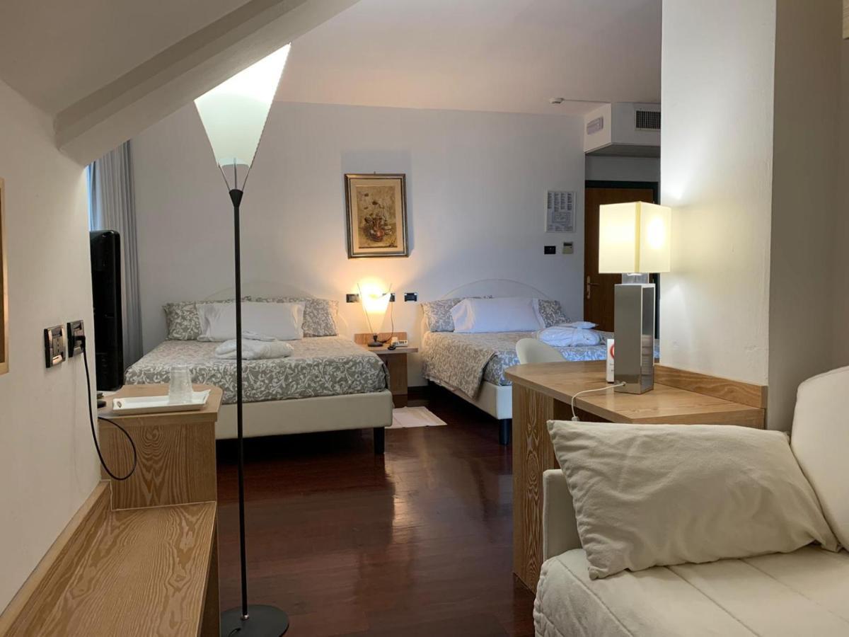 Hotel Logonovo Лидо дели Естенси Екстериор снимка