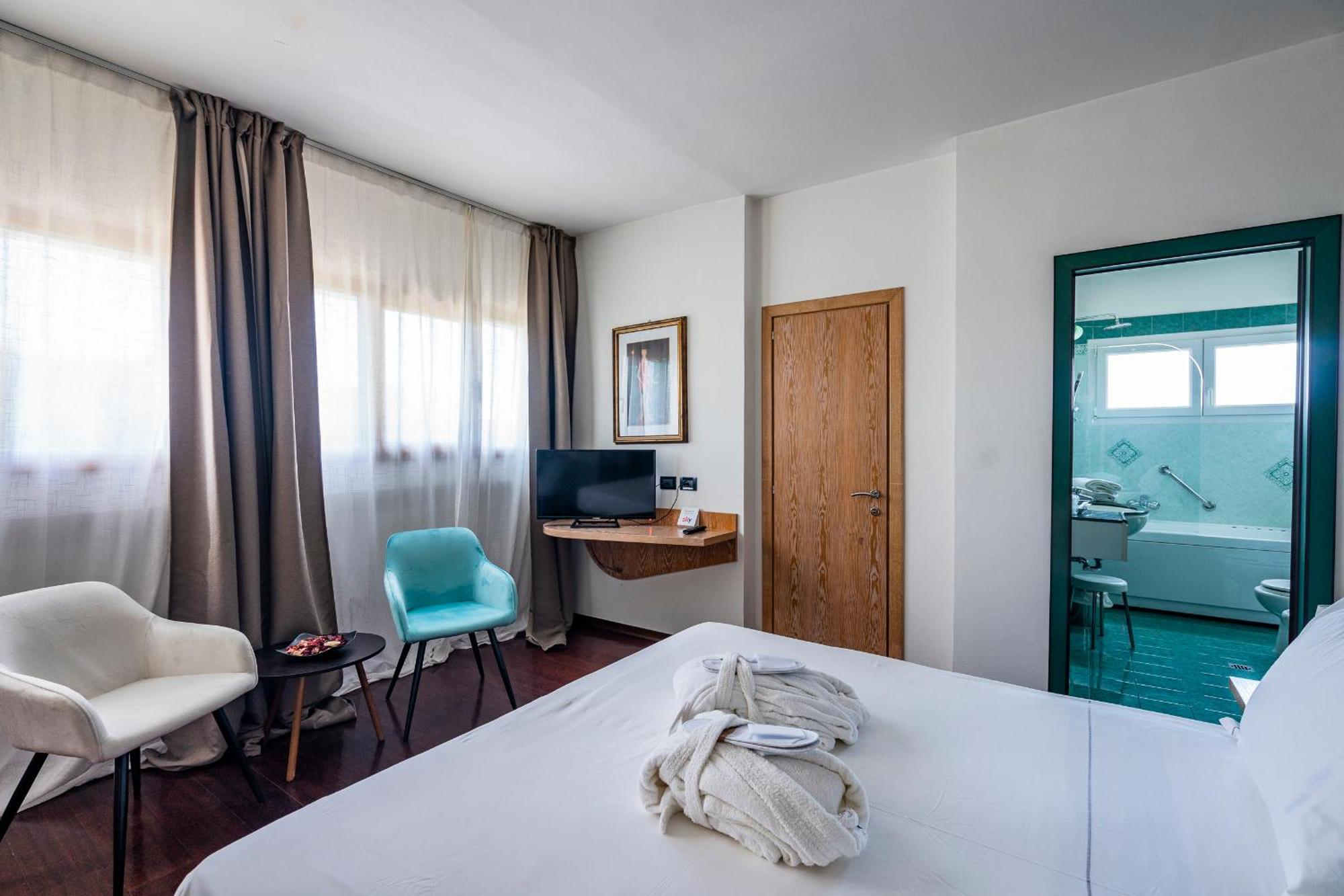 Hotel Logonovo Лидо дели Естенси Екстериор снимка